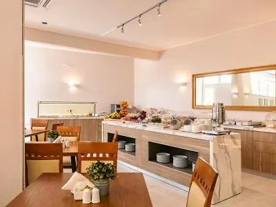 Hotel Danae 3*