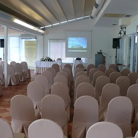 Danae Hotel 3*