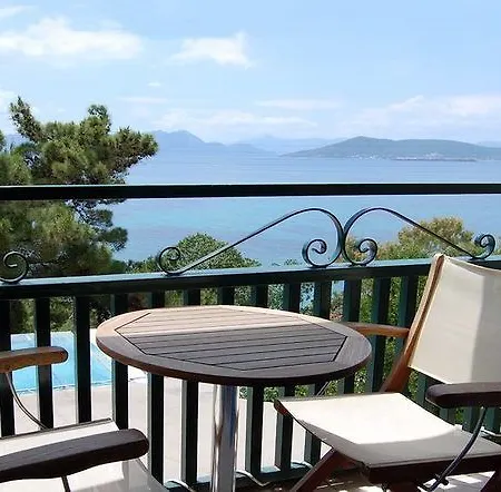 Danae Hotel 3*